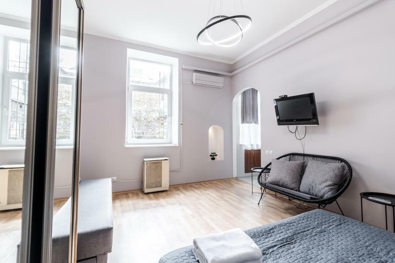Midwheel Apartment 9 Lviv Kültér fotó